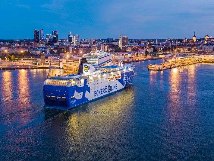 Eckerö Linen M/S Finlandian sisätiloja uudistettiin vuonna 2019 ja samalla laivaan tehtiin uusi sisäänkäynti.
