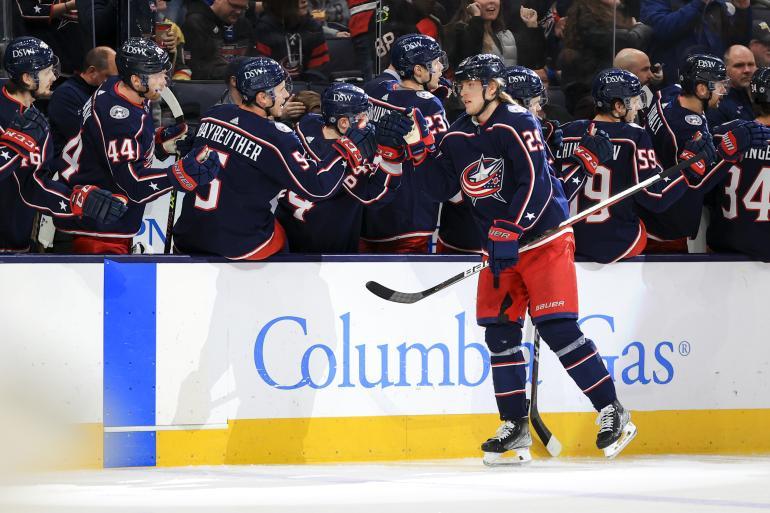 Patrik Laine tuulettaa taas. Columbus saa maksaa siitä hyvästä 7,5 miljoonaa kaudessa.
