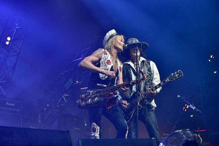 Ystävät ja välillä kiistapukaritkin Michael Monroe ja Andy nousivat syyskuussa yhdessä lavalle Miken synttärikeikalla.