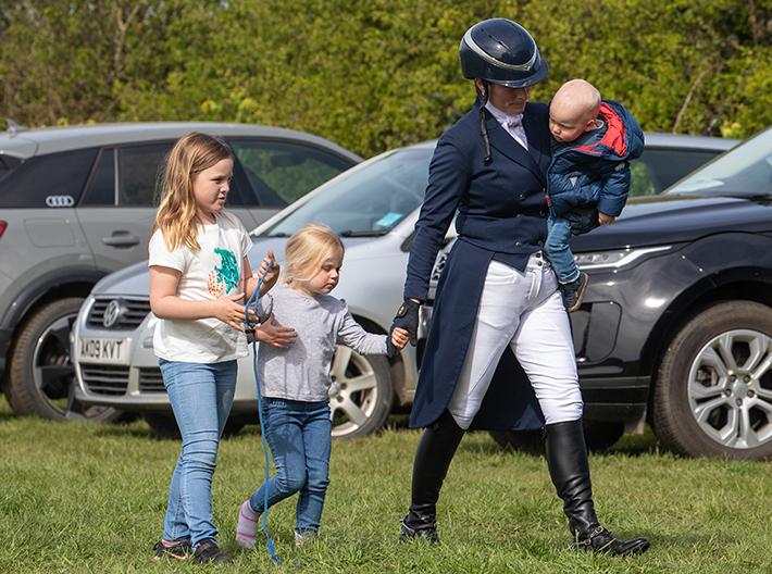 Zara, Mia, Lena ja Lucas Tindall