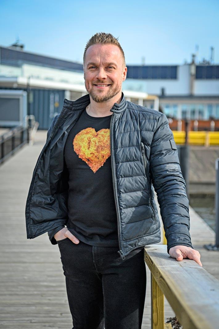 Hypnotisoija ja elämänhallintavalmentaja Sami Minkkinen on ajautunut syviin taloudellisiin ongelmiin.