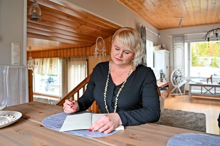 Cirzi haaveilee täyspitkästä albumista. – Huolet unohtuvat esiintymislavalla.