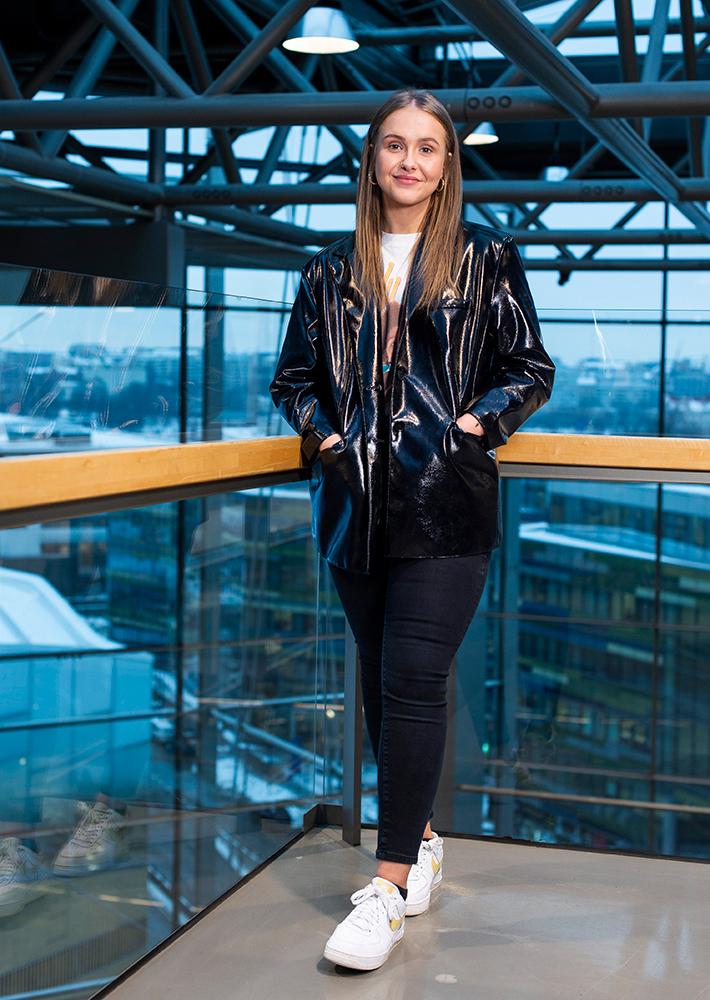 Mia on työskennellyt ennen Big Brother-reissuaan muun muassa Hitmix-radiokanavalla.