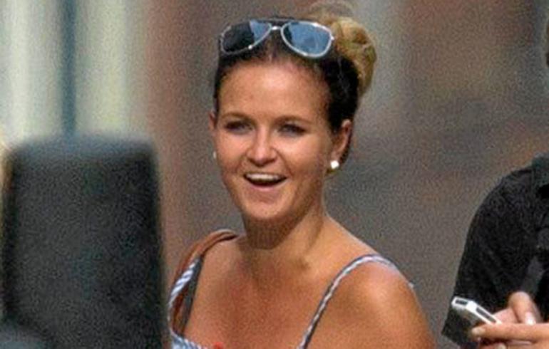 Olkaimeton dildo lesbo porno