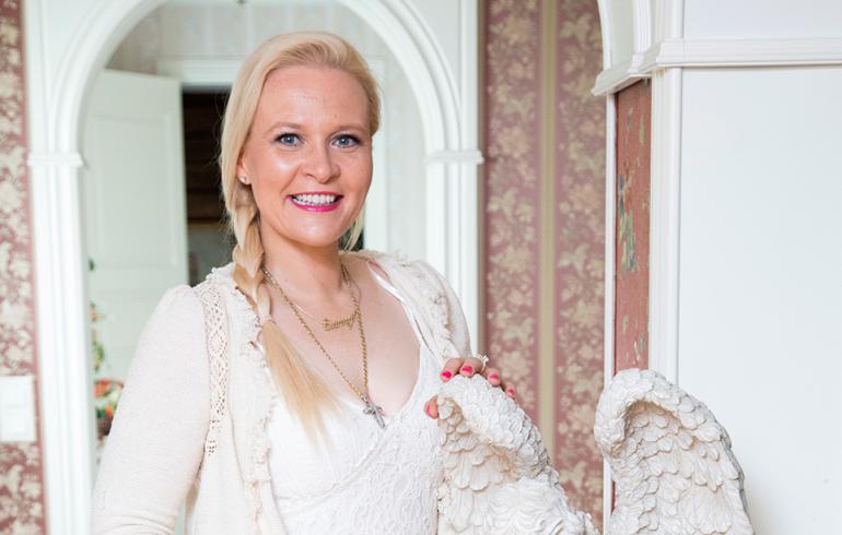 Missikeisarinna Sunneva Kantola: Ostin sukukartanomme takaisin!