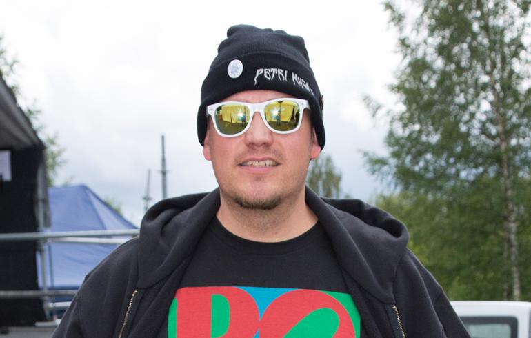 Suosikkiräppäri Petri Nygård: salavaimo Thaimaasta!