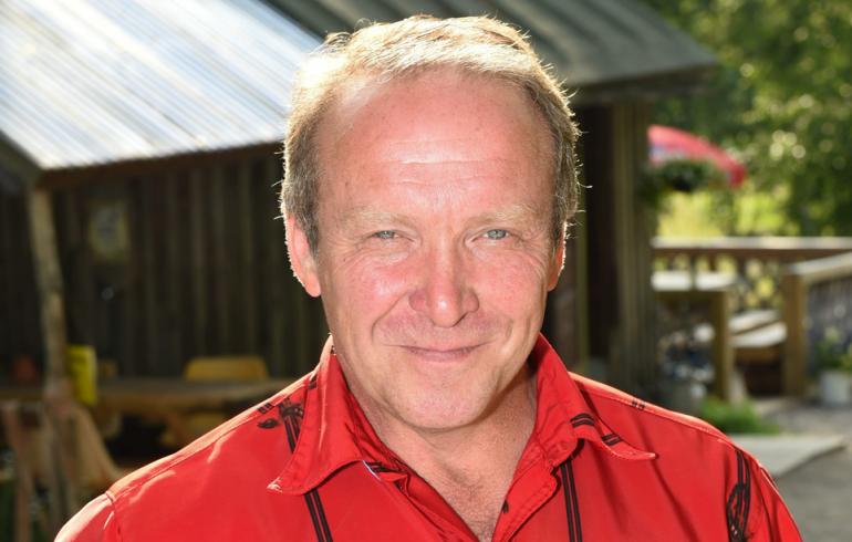 Mitäs Teuvo Hakkarainen puuhasteli puhemiesvaalin väliajalla - kuva!