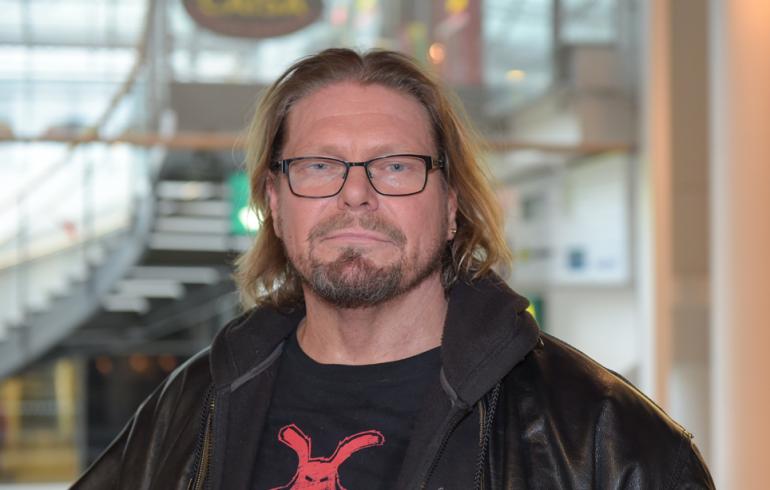 Tässä on Henry Saaren 15-vuotias tytär - vau, mikä kaunotar!