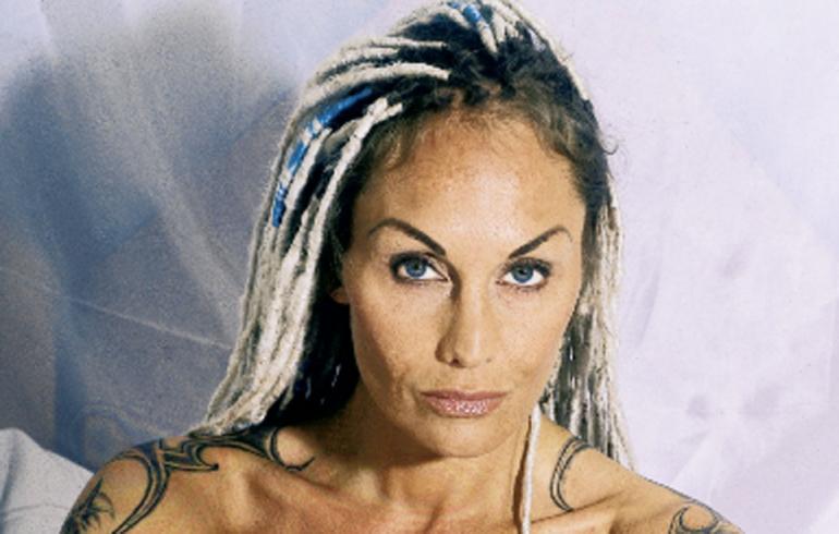 Ohhoh, tältä Suomen tunnetuin domina näyttää nykyään: sehän on seksi-Veronica!