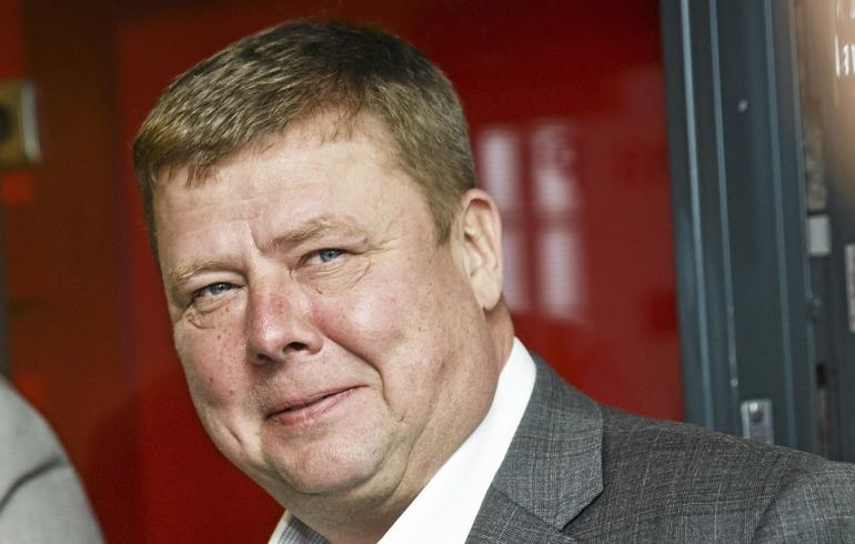 Vieraisiin naisiin yhdistetyn Talvivaara-pomon Pekka Perän avioero peruuntui!