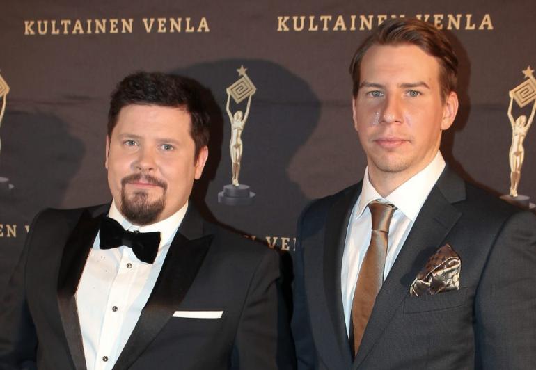 Suosikkikoomikoiden lehmälle jälkikasvua – tyttö tuli!