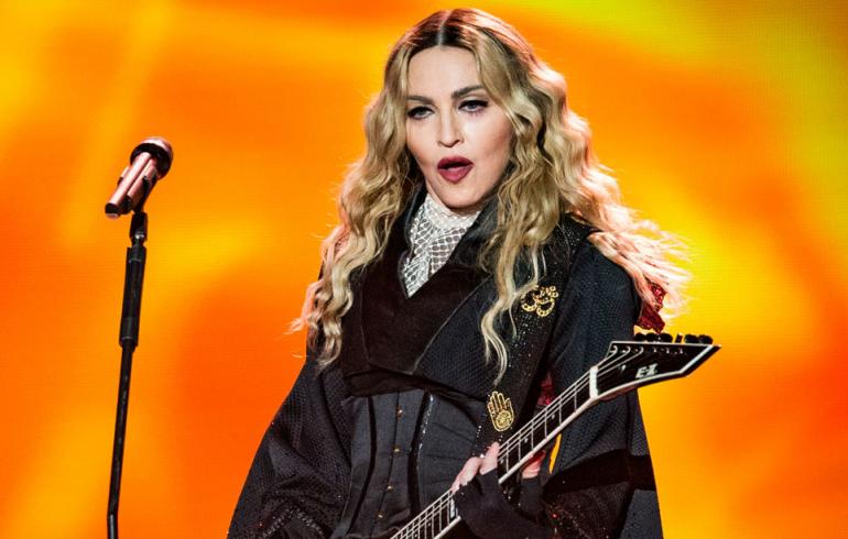 Madonna lensi Lontooseen – pojalta hyytävä vastaanotto!