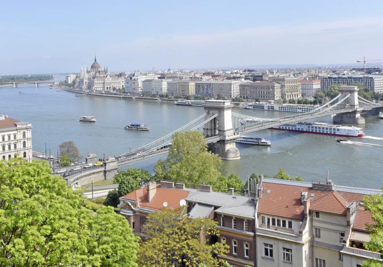 Mahtavien makujen ja maisemien BUDAPEST!