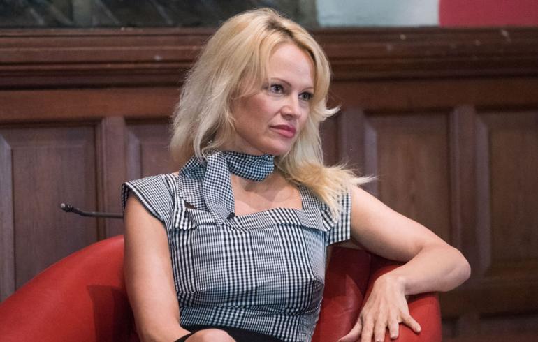 Sandra Bullock suku puoli video