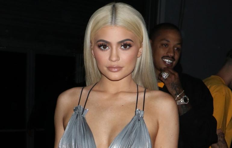 Kylie Jenner poseeraa alastomana: päällään vain maalia - kuva!