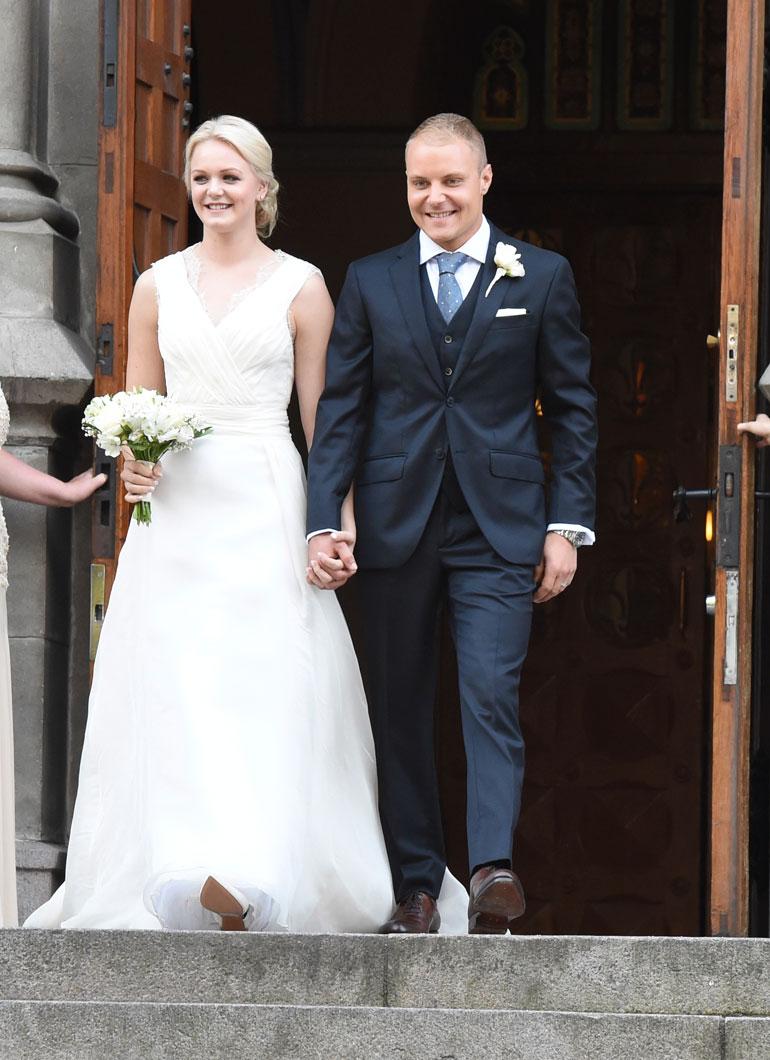 F1-tähti Valtteri Bottas, 27, ja uimari Emilia Pikkarainen, 24, sanoivat tahdon 10. syyskuuta Helsingin Johanneksenkirkossa.