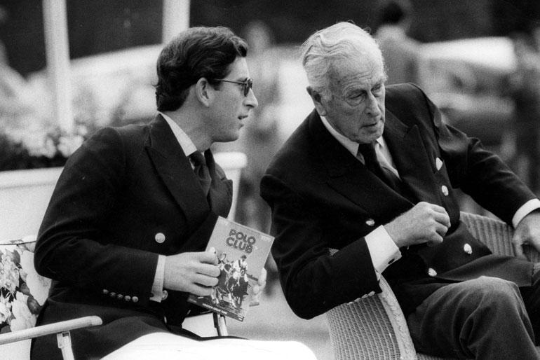 Charlesin tärkein tukija oli hänen isänsä, prinssi Philipin eno Louis Mountbatten. Kun Mountbatten murhattiin vuonna 1979, oli Charles murheen murtama.