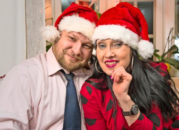 Pettyneitä online dating