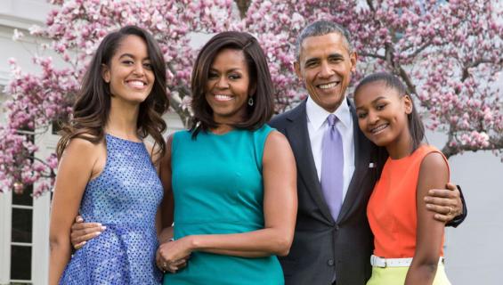 Barack, Michelle, Malia ja Sasha Obama muuttavat uuteen kotiin.