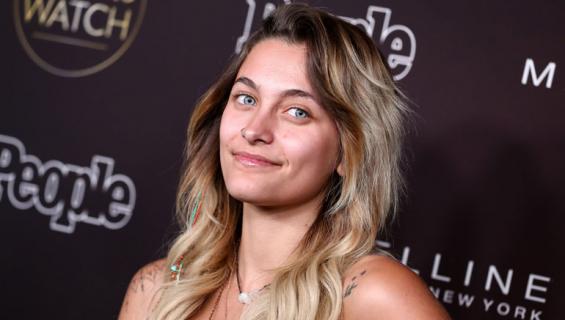 Paris Jackson julkaisi yläosattoman kuvan.