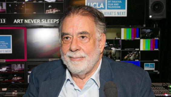 Francis Ford Coppola jäi kiinni pepun tuijottelusta.