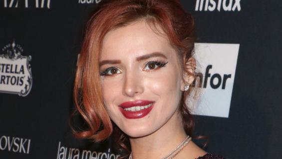 Bella Thorne esiintyy rohkeissa kuvissa.