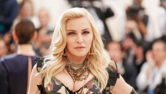 Madonna yllätettiin meikittömänä.