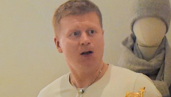 Sampo Kaulanen kännäsi karaokessa.