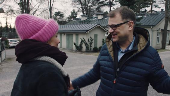 Yökylässä Maria Veitola
