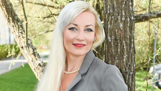 Marika Fingerroos lomaili Kreetalla.