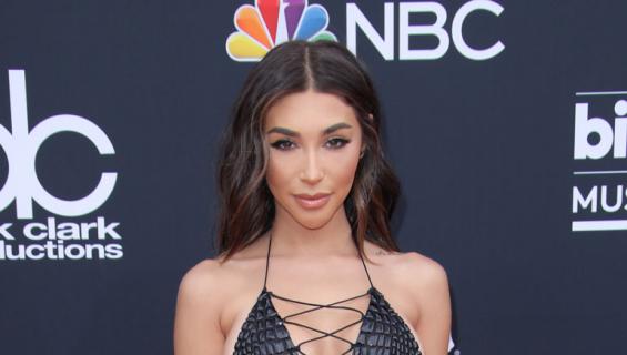 Chantel Jeffries vilautteli Billboard Music Awardsin punaisella matolla.