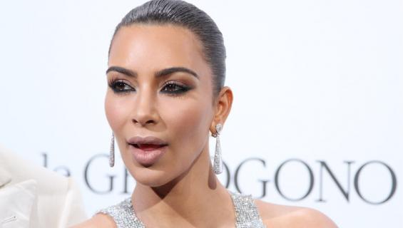 Kim Kardashian aloitti contouring-villityksen.