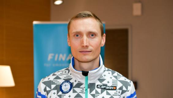 Hannu Manninen nähtiin jäätelöllä.