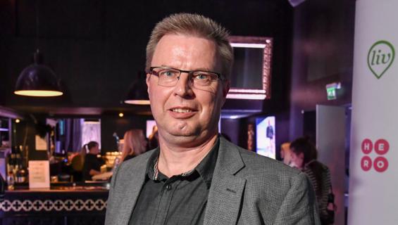 Markku Saukko on Aki Palsanmäen apumies.