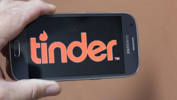 Naisen Tinder-tarina meni viraaliksi.
