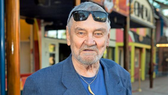 Jukka Virtanen ruokaili vaimonsa kanssa.