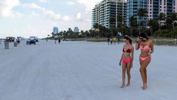 Claudia Romani ja Cloe Greco tekivät bikinikuvasession Floridassa.