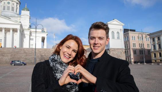Courtney Hope kuherteli Helsingissä.
