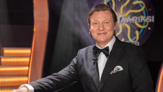 Jaajo Linnonmaa juhli Radiogaalassa.