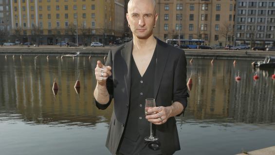 Herra Ylppö on sinkku ja Tinderissä!