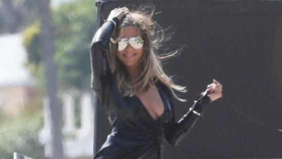 Jennifer Aniston dominakuvissa!