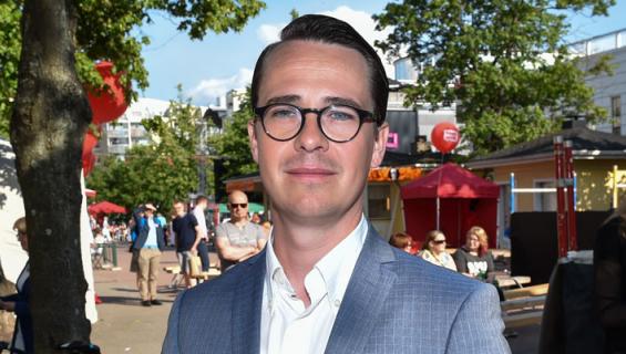 Carl Haglund matkusti raitiovaunussa.