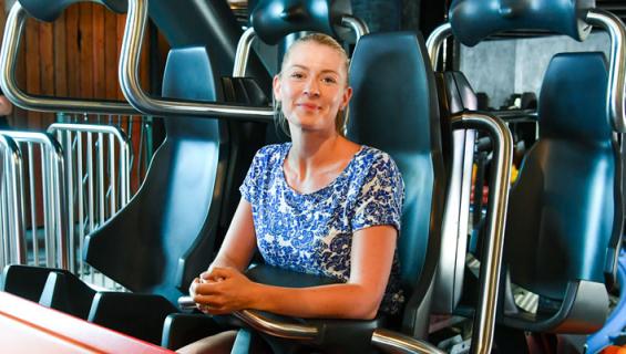 Monika Lindeman testasi lintsin uutuuslaitteen.