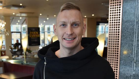 Marko Vainio osallistui Pride-kulkueeseen.