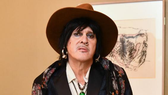 Andy McCoy muutti.