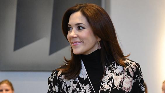 Mary kampanjoi väkivaltaa vastaan.