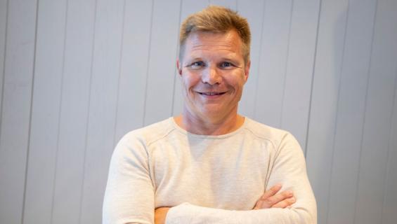 Mika Salo toi Henna-rakkaansa parrasvaloihin.