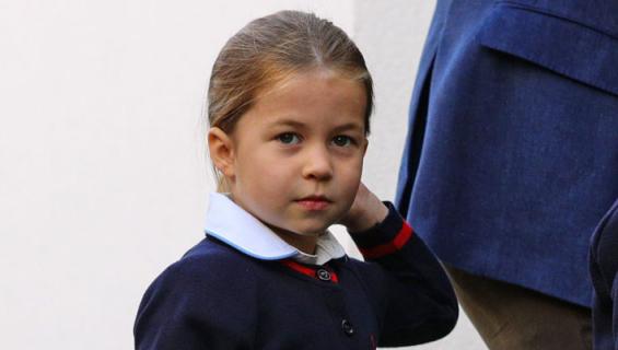 Charlotte poseerasi valokuvissa.