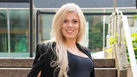 Eveliina Tikka yhdistettiin Tuomas Enbuskeen.