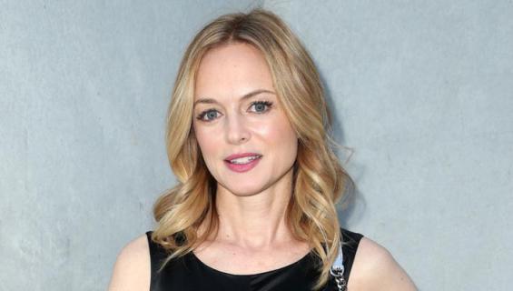 Heather Graham myy sinkkukotiaan.